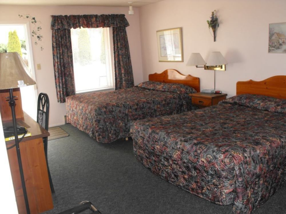 Chase Country Inn Екстер'єр фото