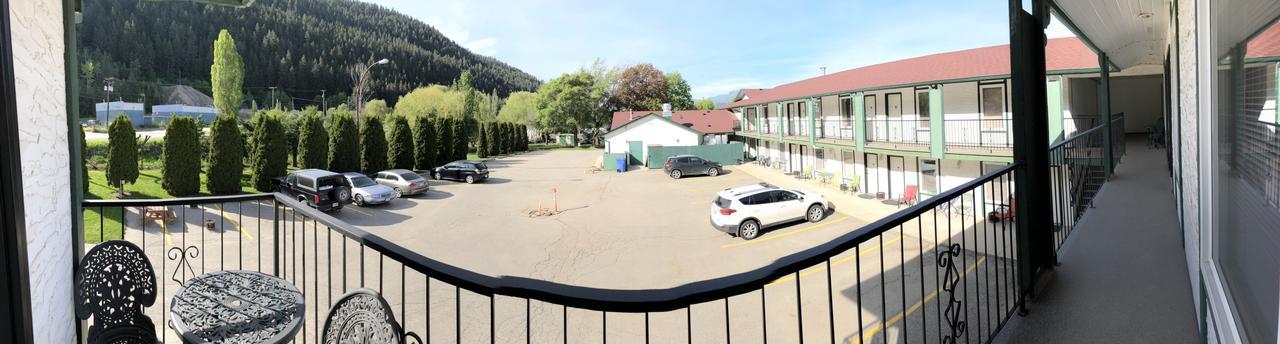 Chase Country Inn Екстер'єр фото