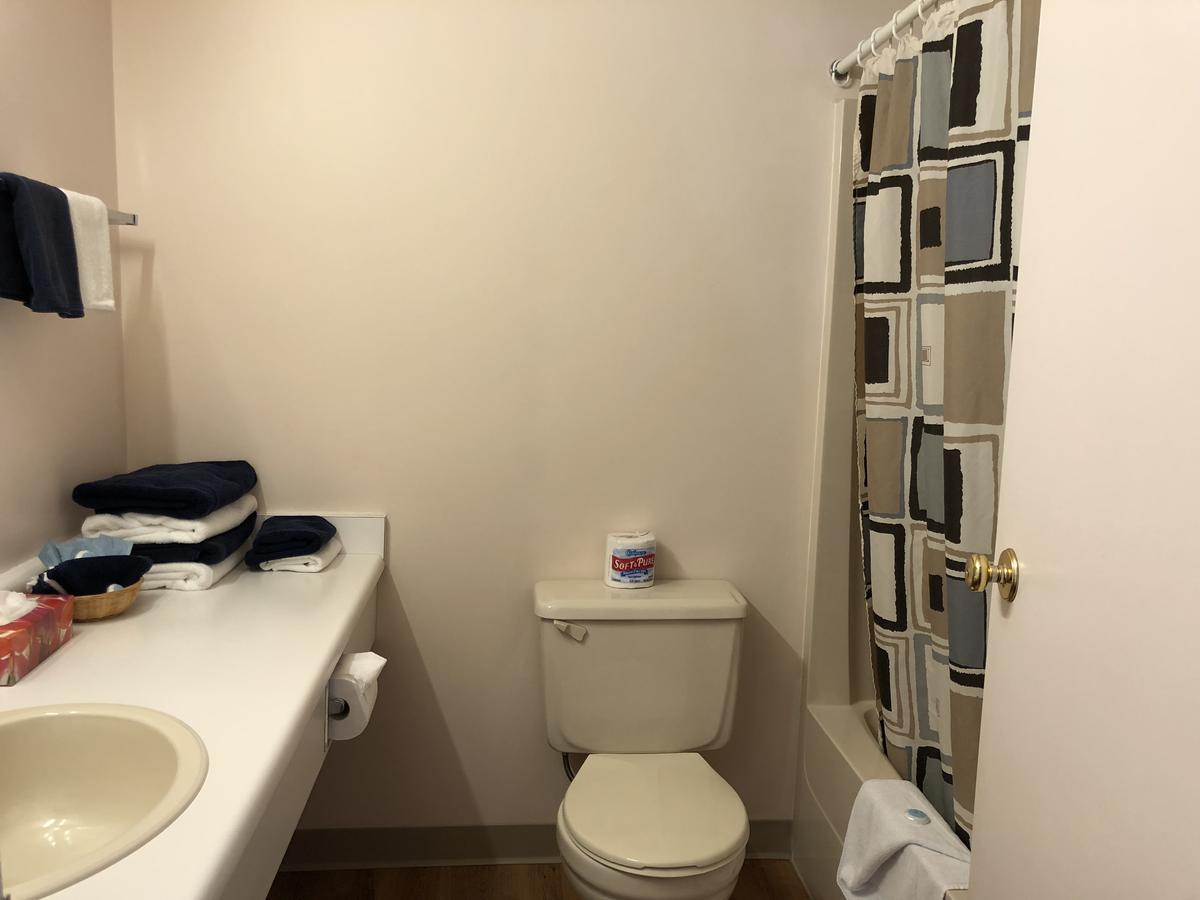 Chase Country Inn Екстер'єр фото