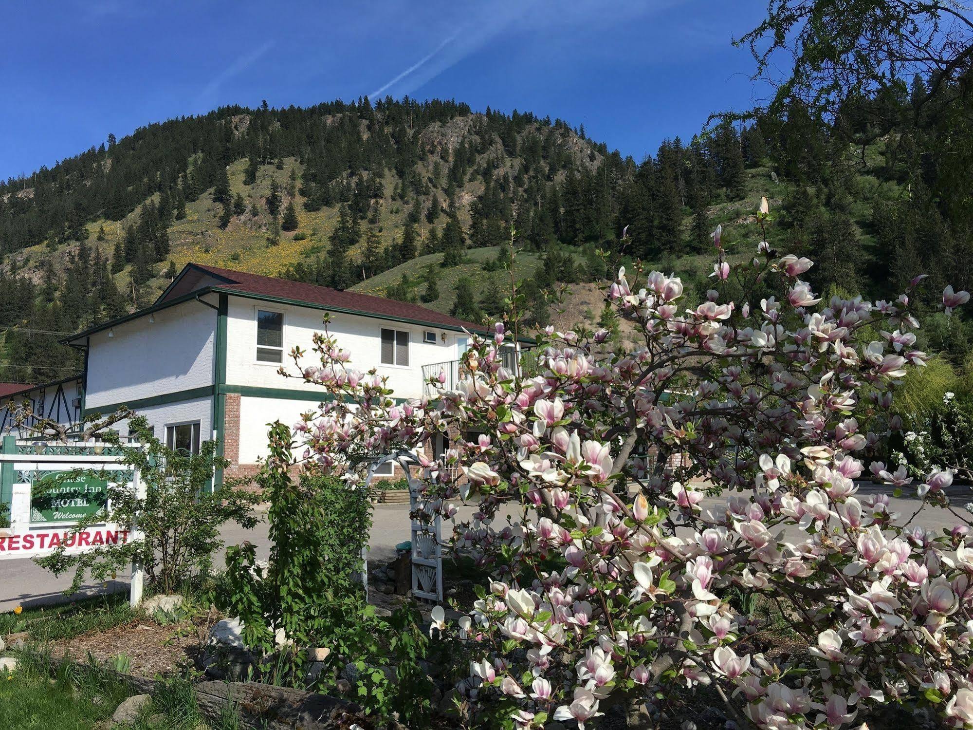 Chase Country Inn Екстер'єр фото