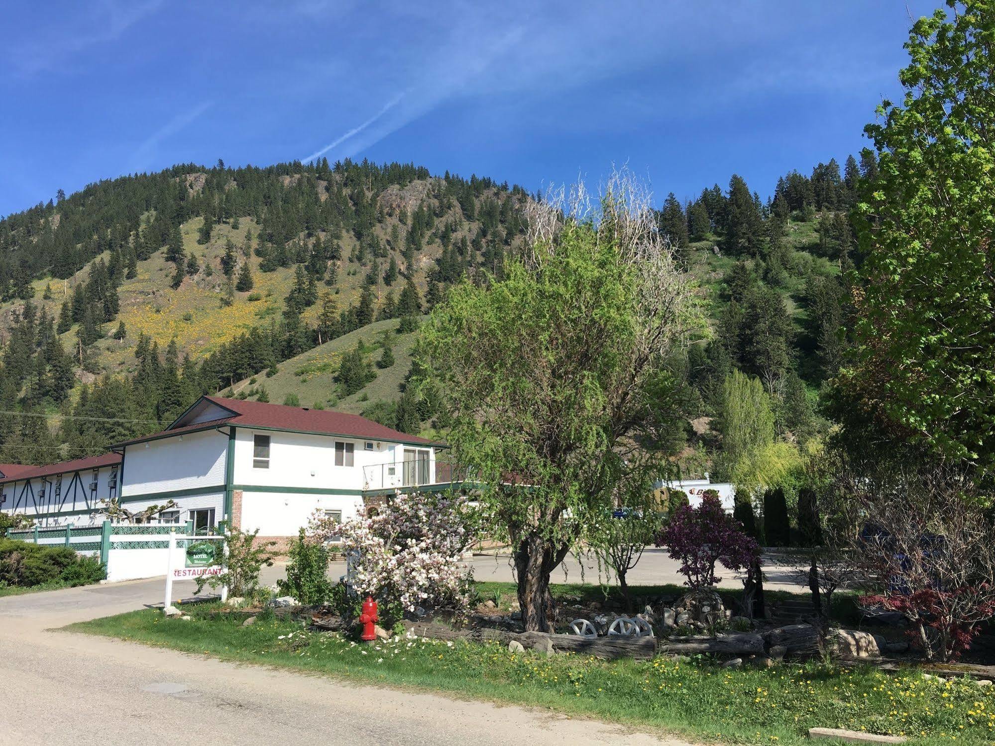 Chase Country Inn Екстер'єр фото