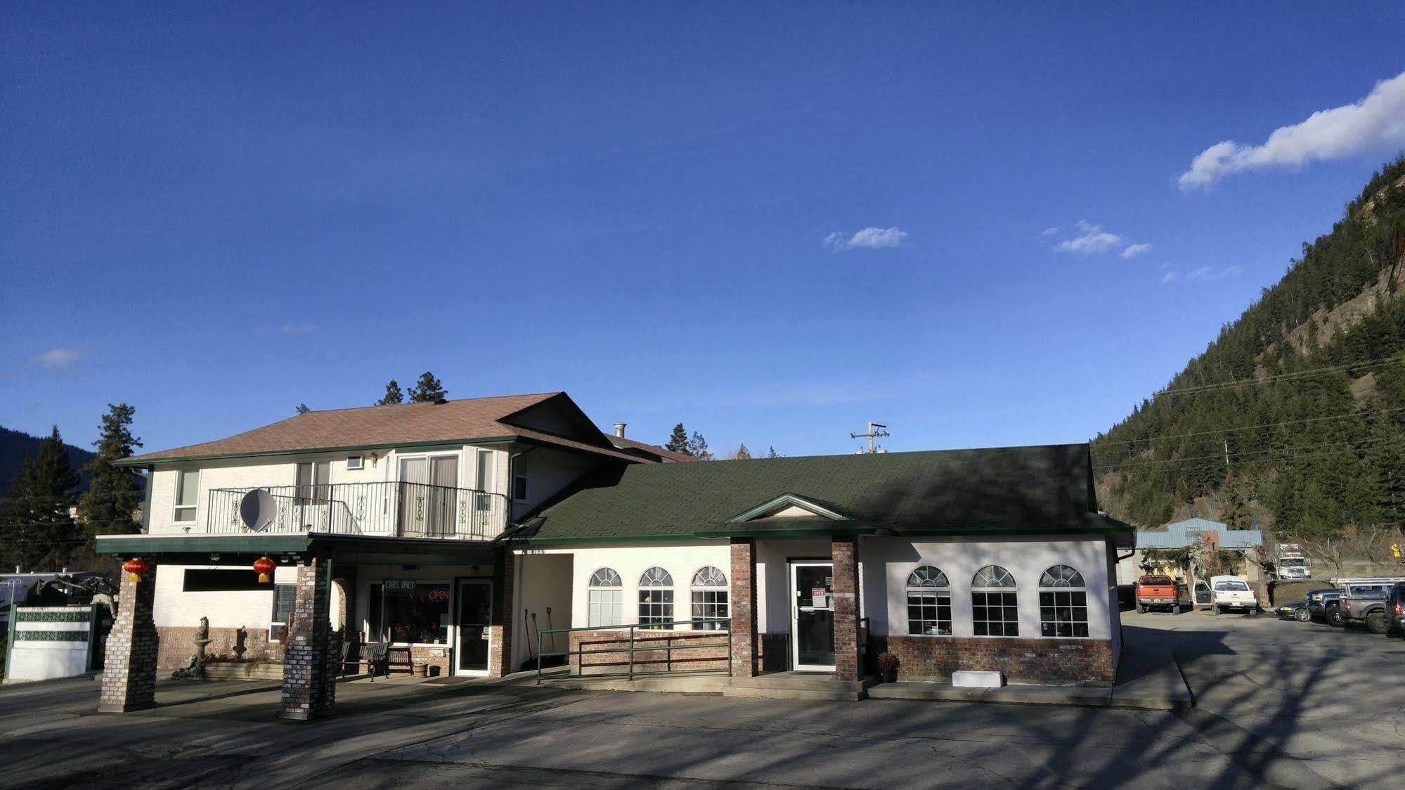 Chase Country Inn Екстер'єр фото