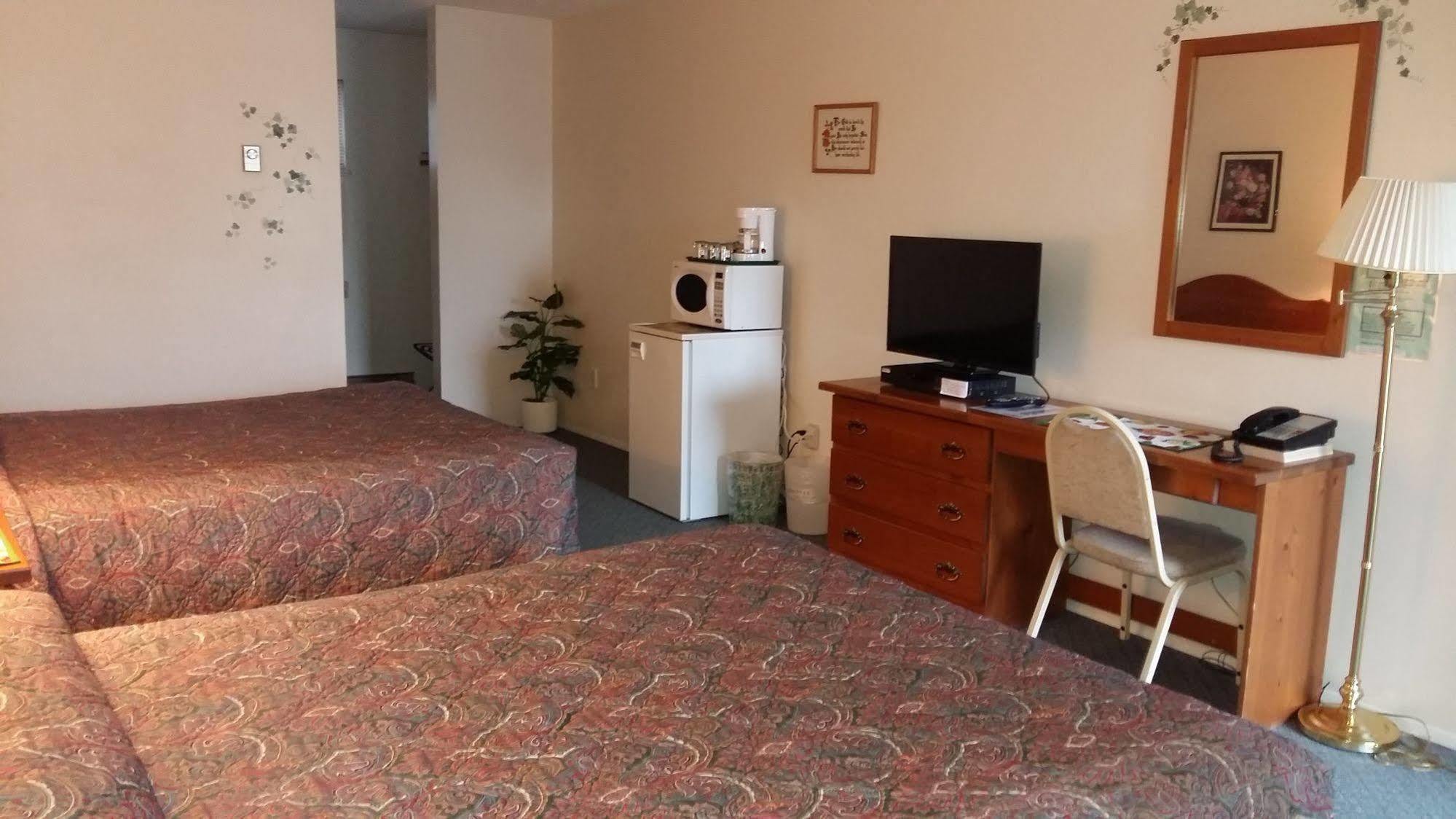 Chase Country Inn Екстер'єр фото