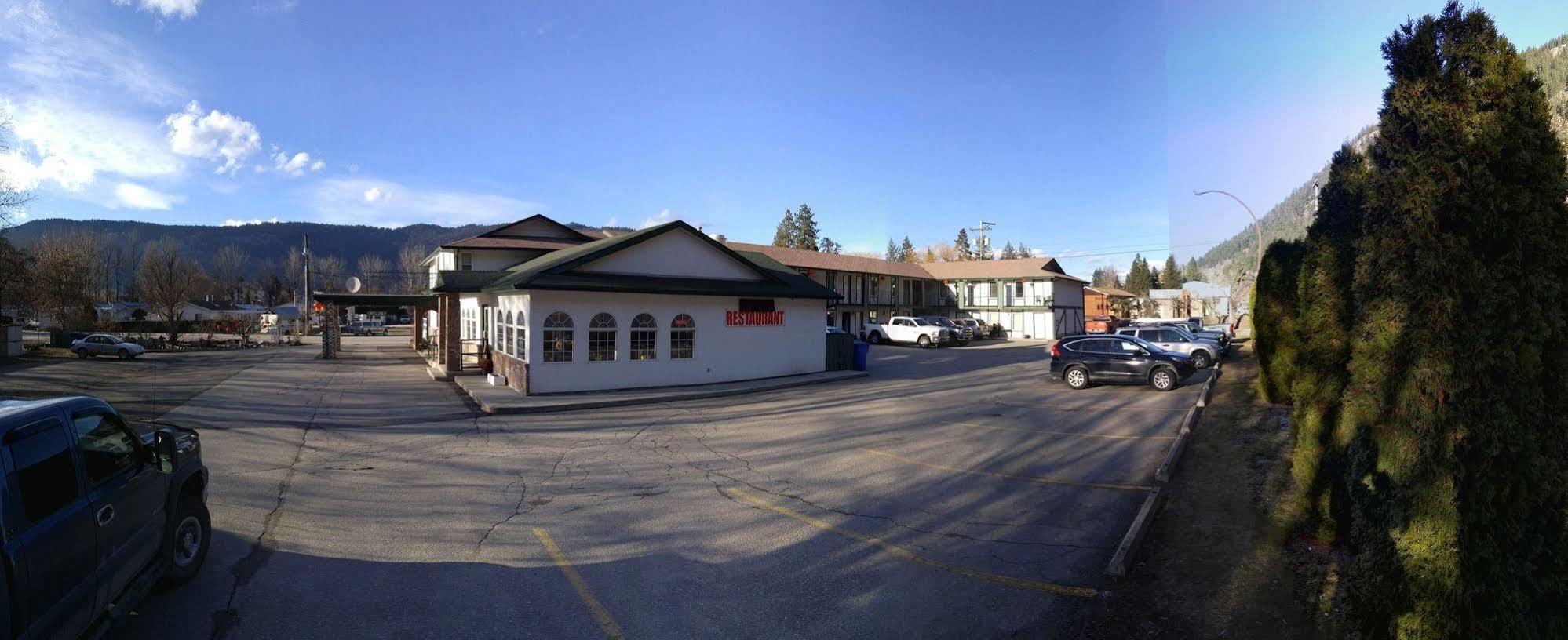 Chase Country Inn Екстер'єр фото