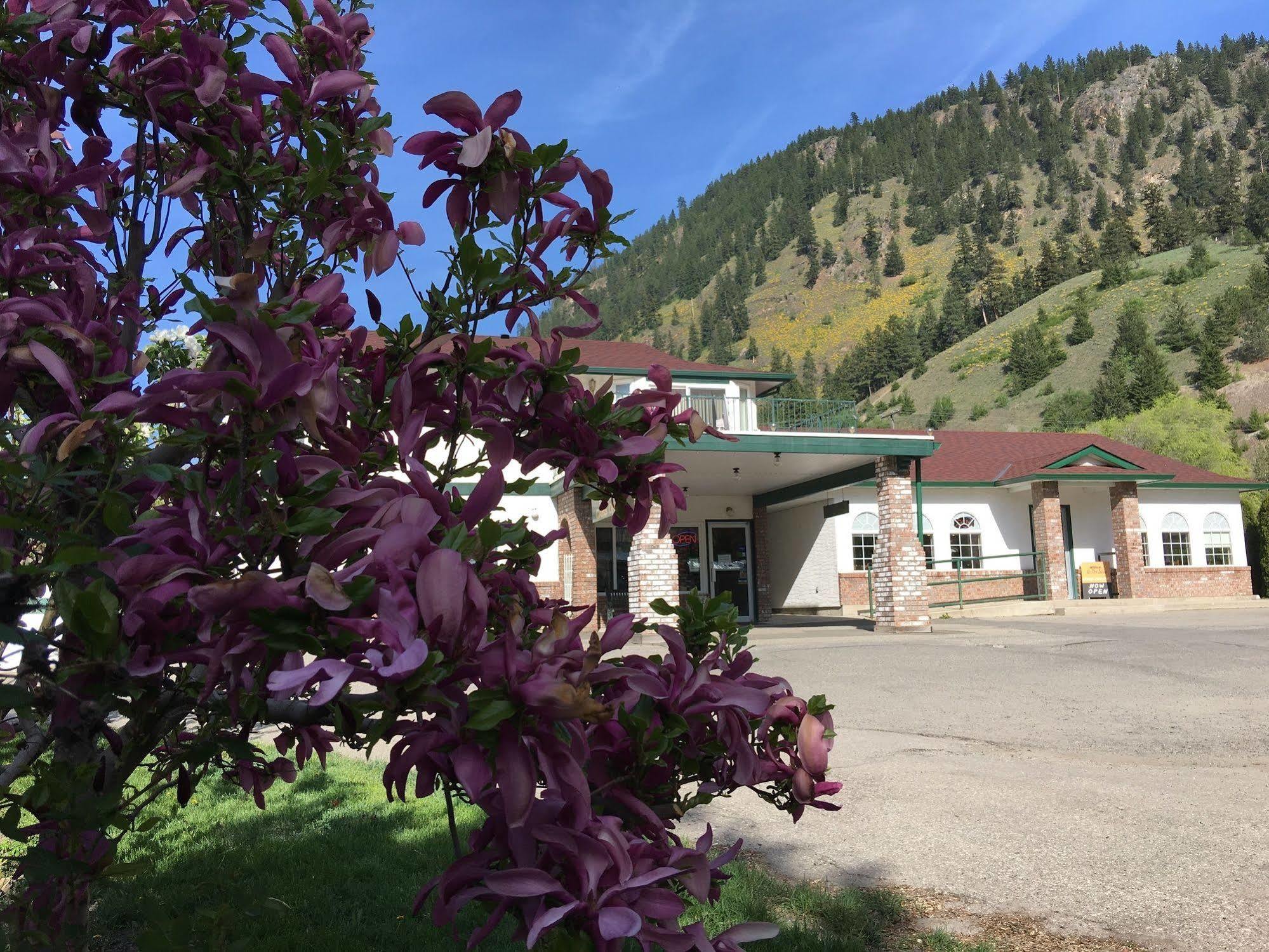 Chase Country Inn Екстер'єр фото